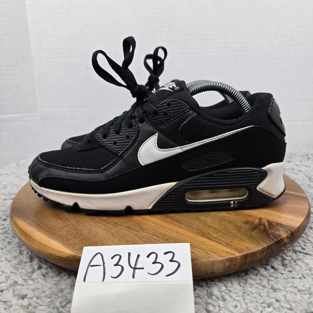 Nike Womens 10 Air Max 90 Black White Athletic Daily Lace Up Sneaker CQ2560-001